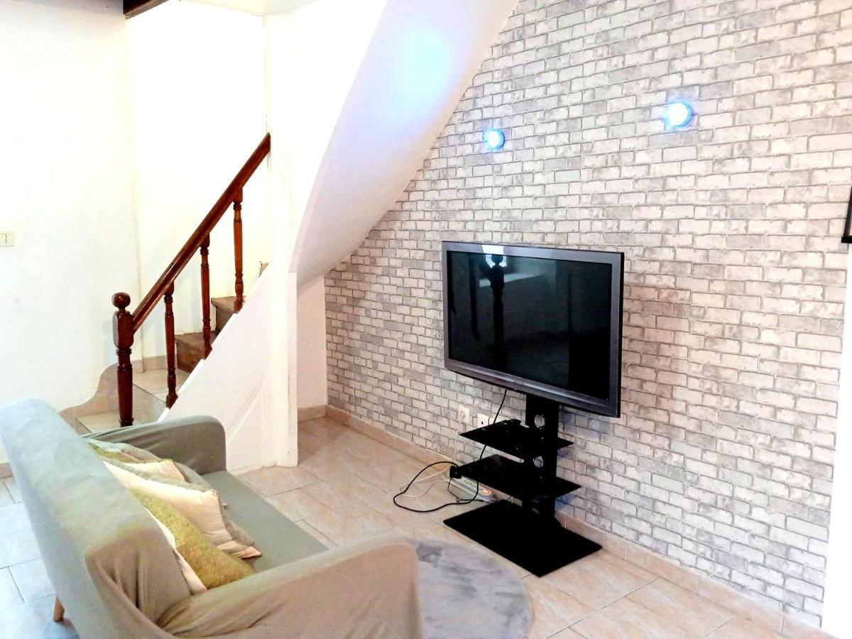 Elegante Maison Centre Apartment